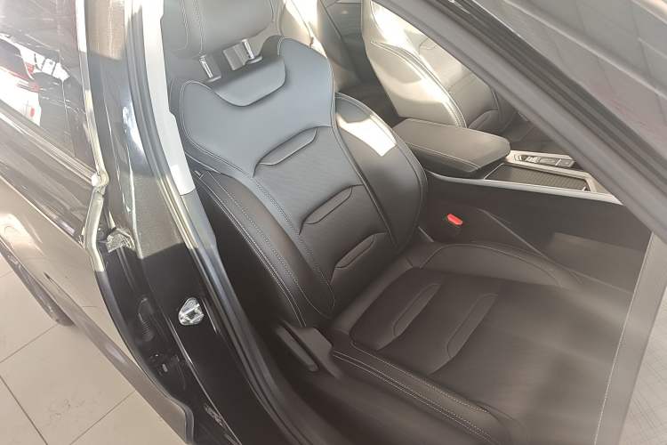 Used Geely Auto Preface 2023 2.0TD Luxury Version Right Front Seat