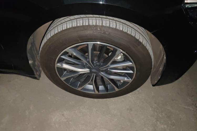 Used Geely Auto Preface 2023 1.5TD Fuyao Version Right Front Wheel Hub