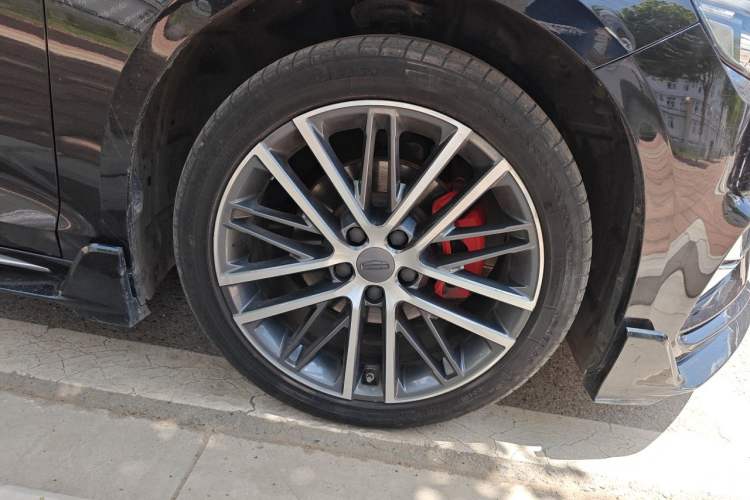 Used Geely Auto Preface 2023 1.5TD Kunlun Edition Right Front Wheel Hub