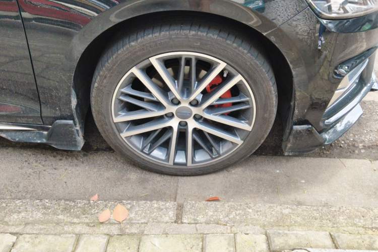 Used Geely Auto Preface 2023 1.5TD Kunlun Edition Right Front Wheel Hub