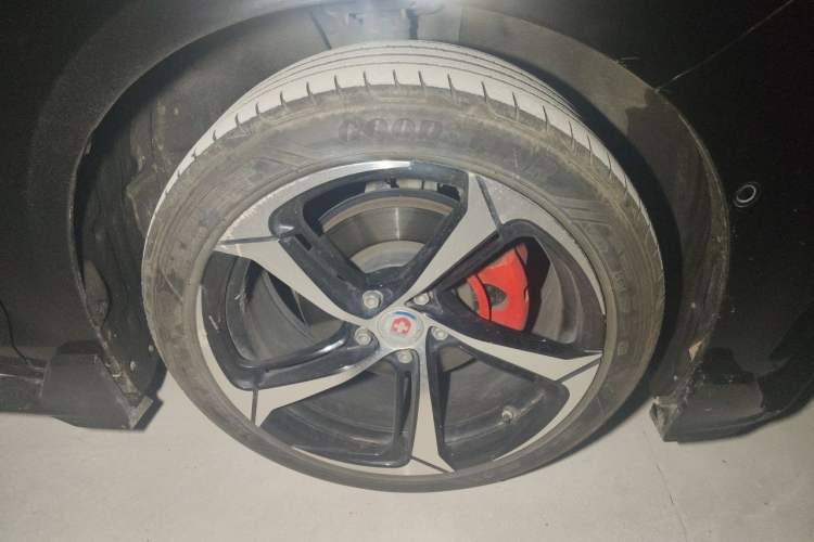 Used Geely Auto Preface 2023 2.0TD "Only This Verdant Green" Edition Right Front Wheel Hub