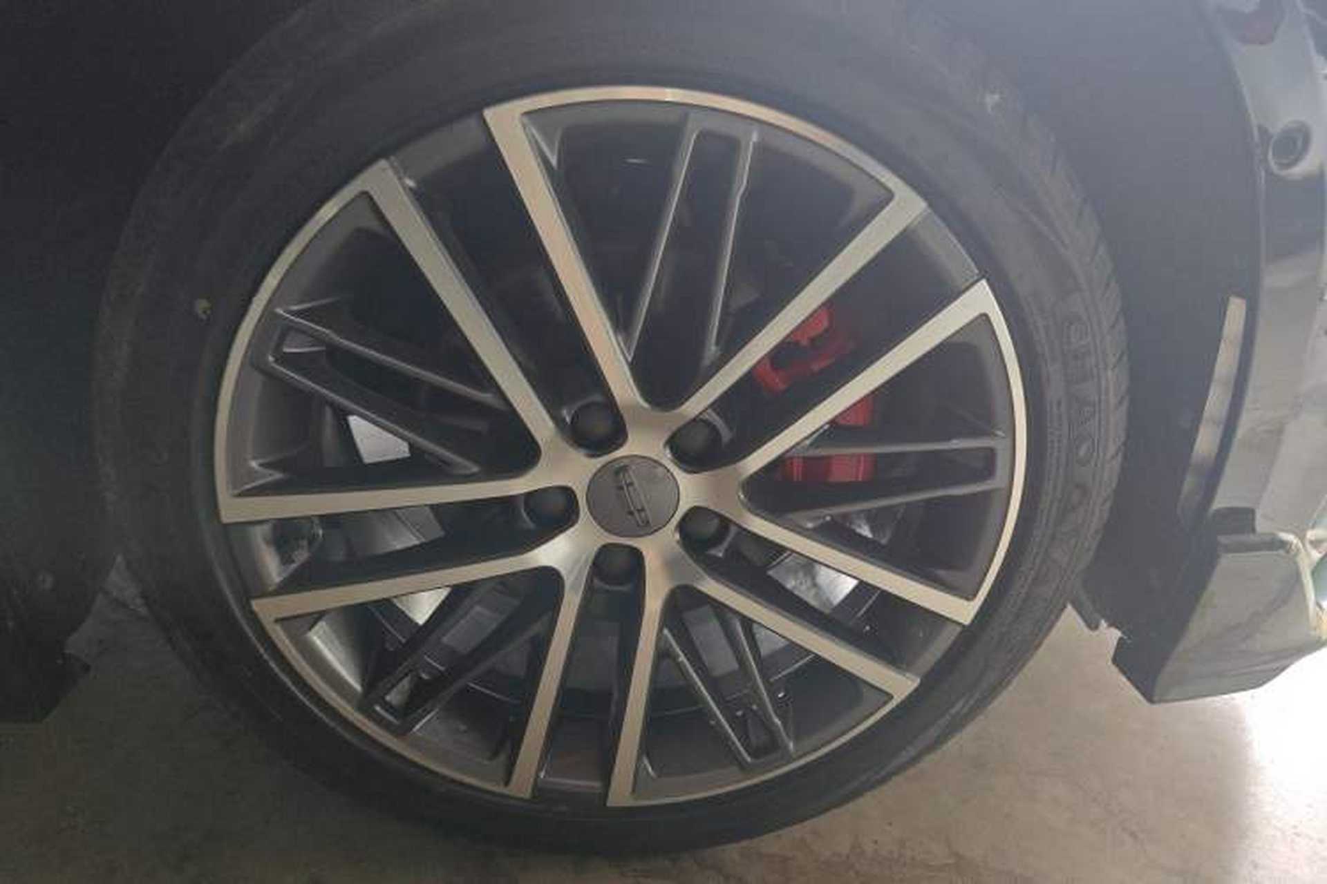 Used Geely Auto Preface 2023 2.0TD "Only This Verdant Green" Edition Right Front Wheel Hub