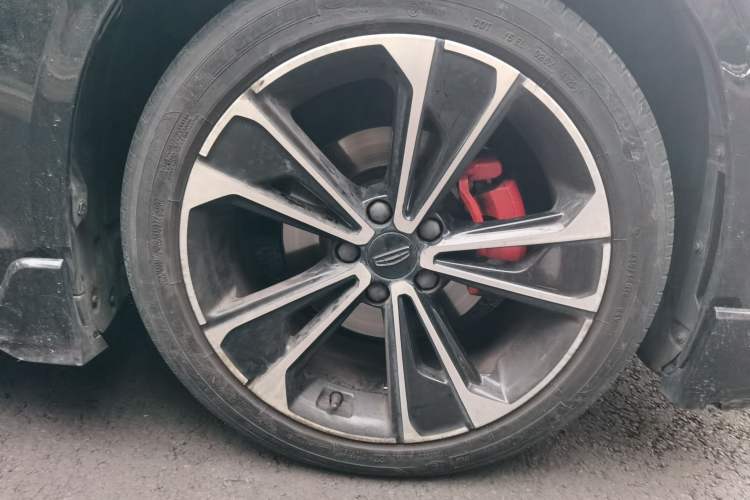 Used Geely Auto Preface 2023 2.0TD Space-Time Edition Right Front Wheel Hub