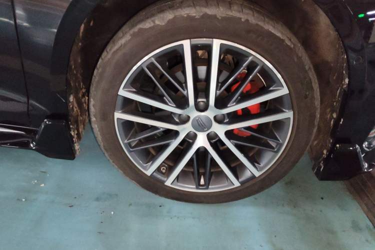 Used Geely Auto Preface 2023 2.0TD "Only This Verdant Green" Edition Right Front Wheel Hub