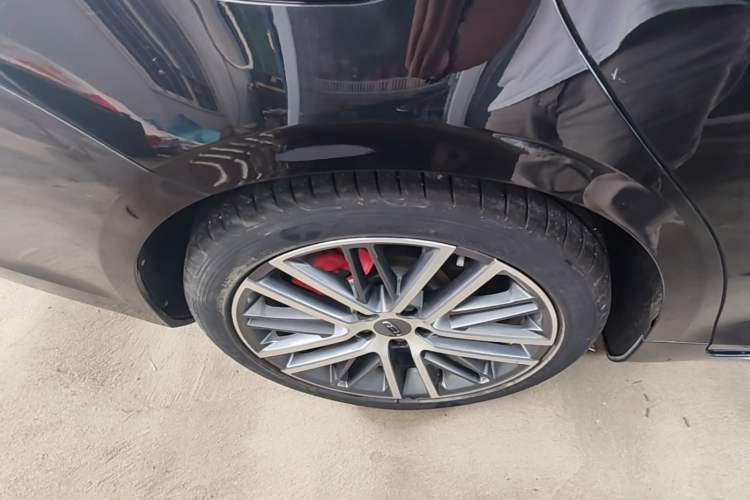 Used Geely Auto Preface 2023 2.0TD Prestige Version Right Rear Wheel Hub