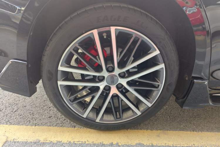 Used Geely Auto Preface 2023 2.0TD "Only This Verdant Green" Edition Right Rear Wheel Hub