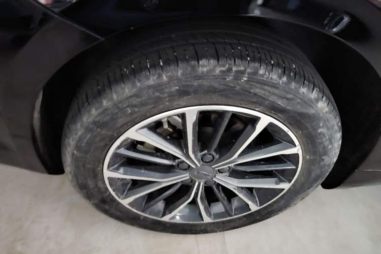 Used Geely Auto Preface 2023 1.5TD Fuyao Version Right Rear Wheel Hub