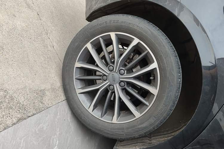 Used Geely Auto Preface 2023 2.0TD Luxury Version Right Rear Wheel Hub