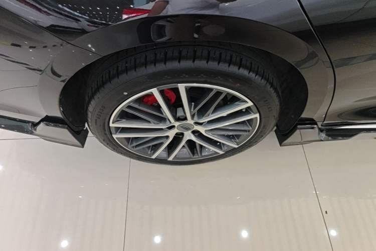 Used Geely Auto Preface 2023 1.5TD Kunlun Edition Right Rear Wheel Hub