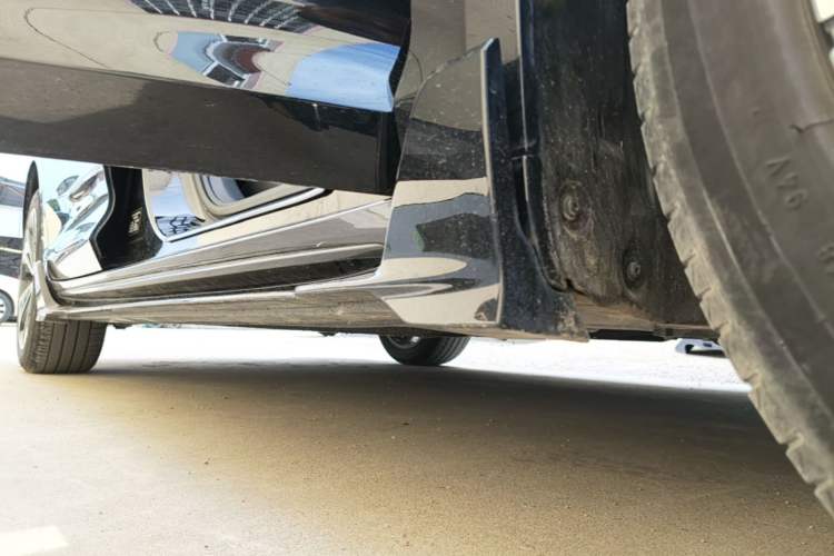 Used Geely Auto Preface 2023 2.0TD Space-Time Edition Right Side Sill