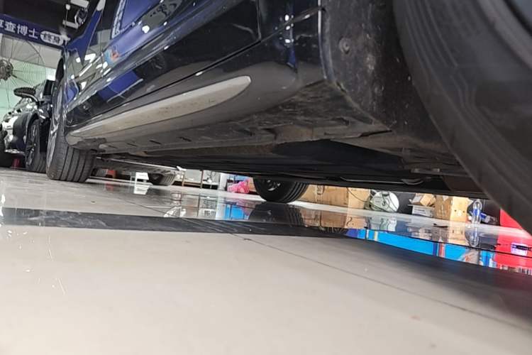 Used Geely Auto Preface 2023 2.0TD Prestige Version Right Side Sill