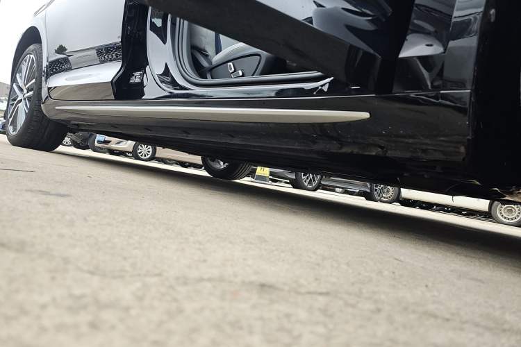 Used Geely Auto Preface 2023 2.0TD Prestige Version Right Side Sill