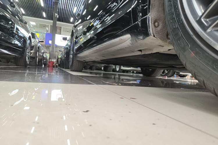 Used Geely Auto Preface 2023 2.0TD Prestige Version Right Side Sill