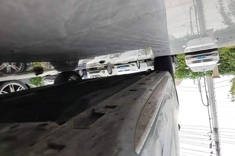 Used Geely Auto Preface 2023 2.0TD Luxury Version Right Side Sill