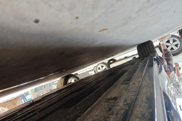 Used Geely Auto Preface 2023 2.0TD "Only This Verdant Green" Edition Right Side Sill