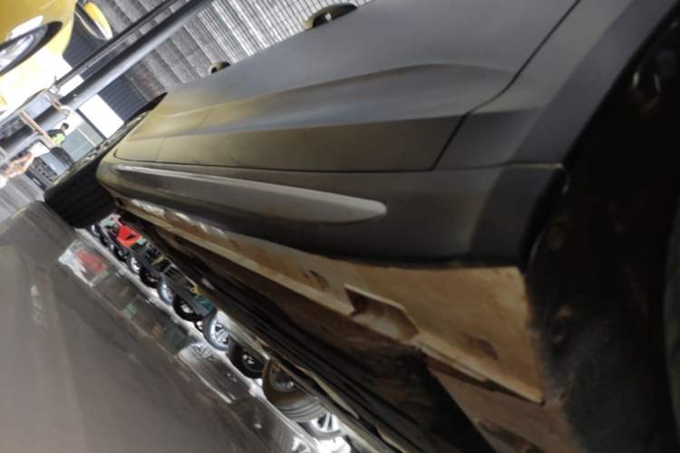 Used Geely Auto Preface 2023 2.0TD Prestige Version Right Side Sill