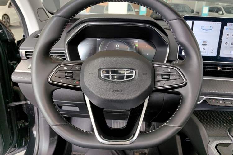 Used Geely Auto Preface 2023 2.0TD Luxury Version Steering Wheel