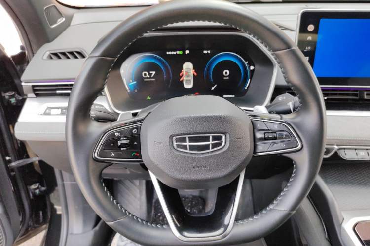 Used Geely Auto Preface 2023 2.0TD "Only This Verdant Green" Edition Steering Wheel