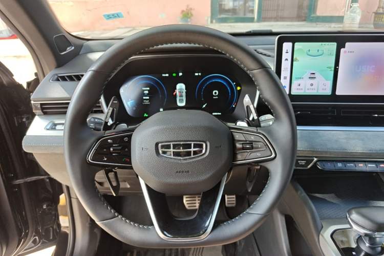 Used Geely Auto Preface 2023 2.0TD "Only This Verdant Green" Edition Steering Wheel