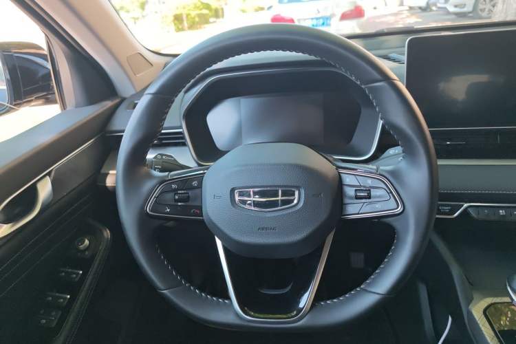 Used Geely Auto Preface 2023 2.0TD Luxury Version Steering Wheel