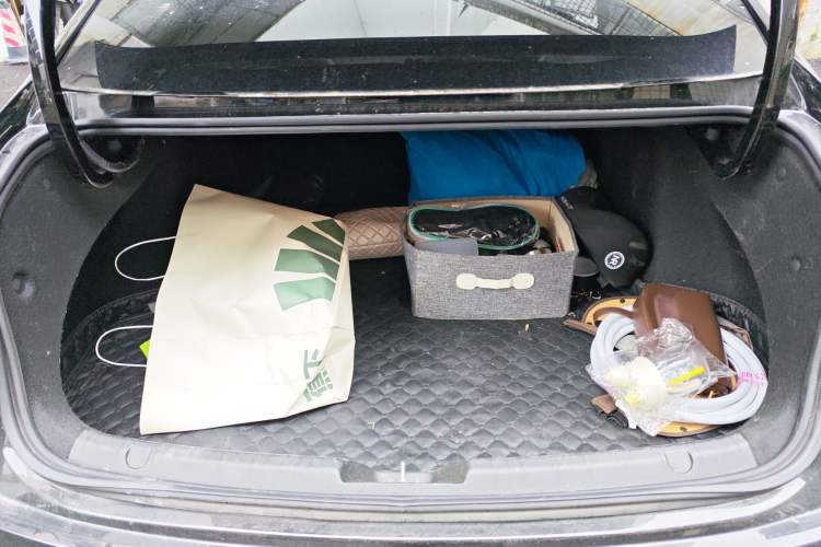 Used Geely Auto Preface 2023 2.0TD "Only This Verdant Green" Edition Trunk