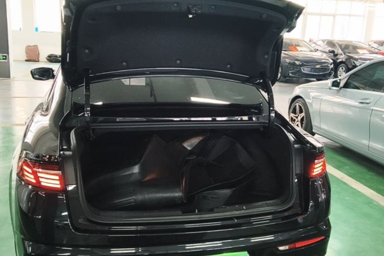 Used Geely Auto Preface 2023 2.0TD Prestige Version Trunk