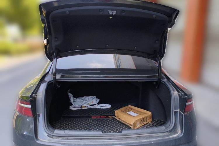 Used Geely Auto Preface 2023 1.5TD Fuyao Version Trunk