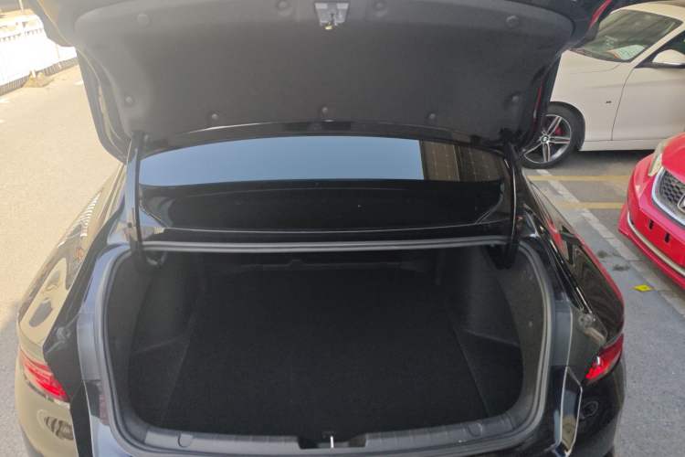 Used Geely Auto Preface 2023 2.0TD "Only This Verdant Green" Edition Trunk