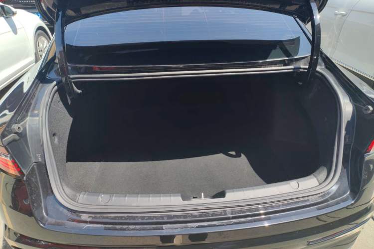 Used Geely Auto Preface 2023 1.5TD Fuyao Version Trunk