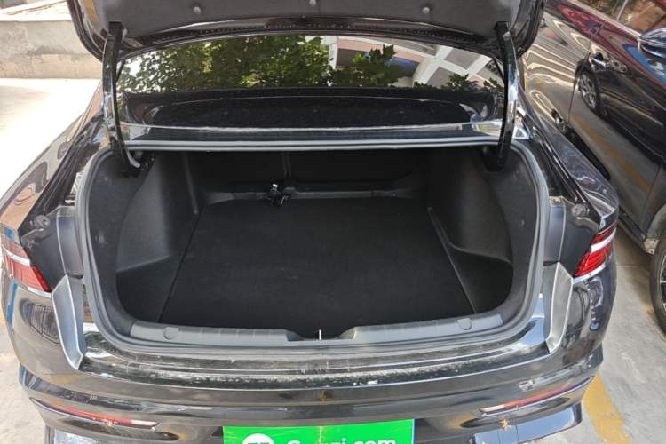 Used Geely Auto Preface 2023 2.0TD "Only This Verdant Green" Edition Trunk