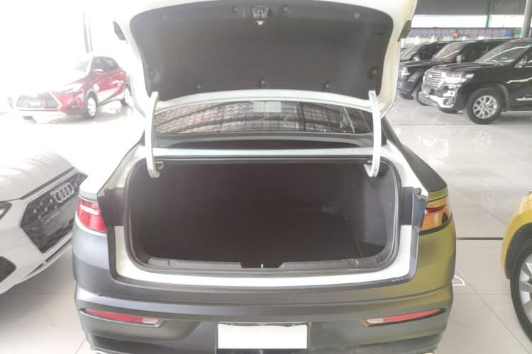 Used Geely Auto Preface 2023 2.0TD Prestige Version Trunk