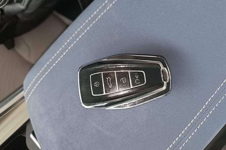 Used Geely Auto Preface 2023 2.0TD Prestige Version Vehicle Key