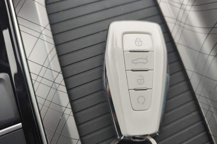 Used Geely Auto Preface 2023 2.0TD Luxury Version Vehicle Key