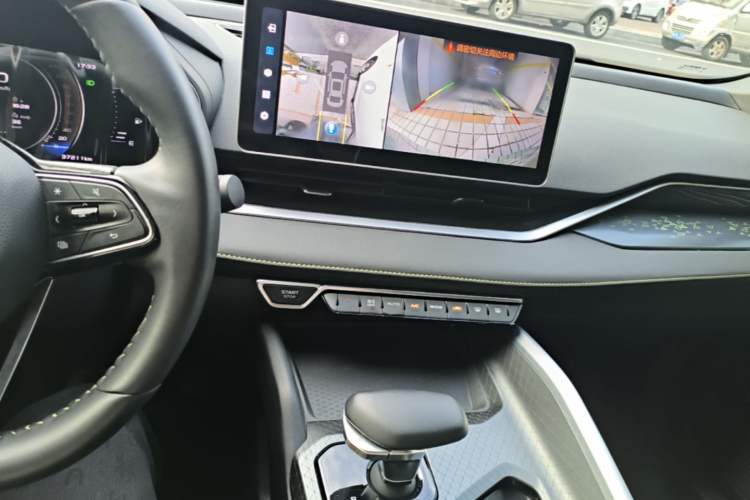 Used Geely Auto Preface 2023 1.5TD Fuyao Version Audio And AC Panel