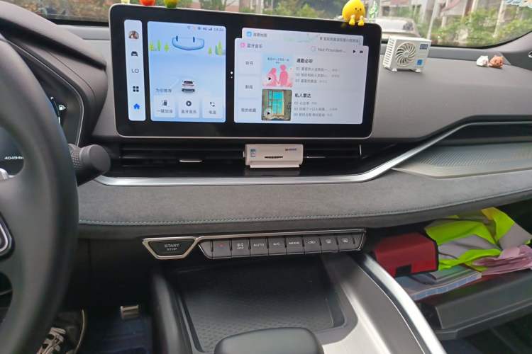 Used Geely Auto Preface 2023 2.0TD "Only This Verdant Green" Edition Audio And AC Panel
