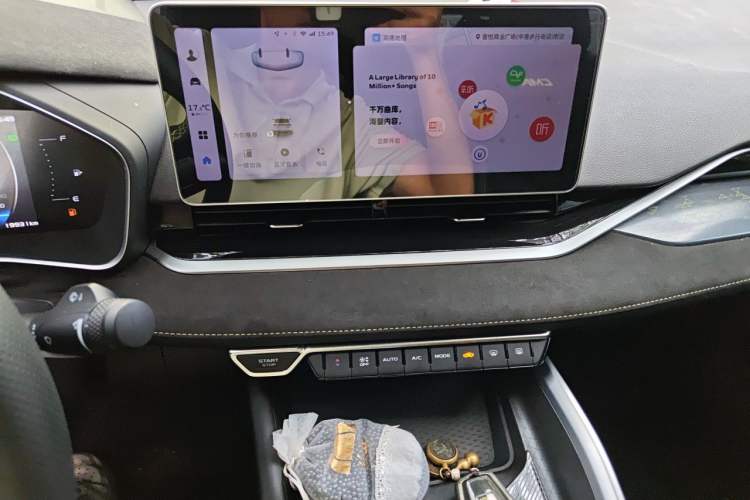Used Geely Auto Preface 2023 2.0TD Space-Time Edition Audio And AC Panel