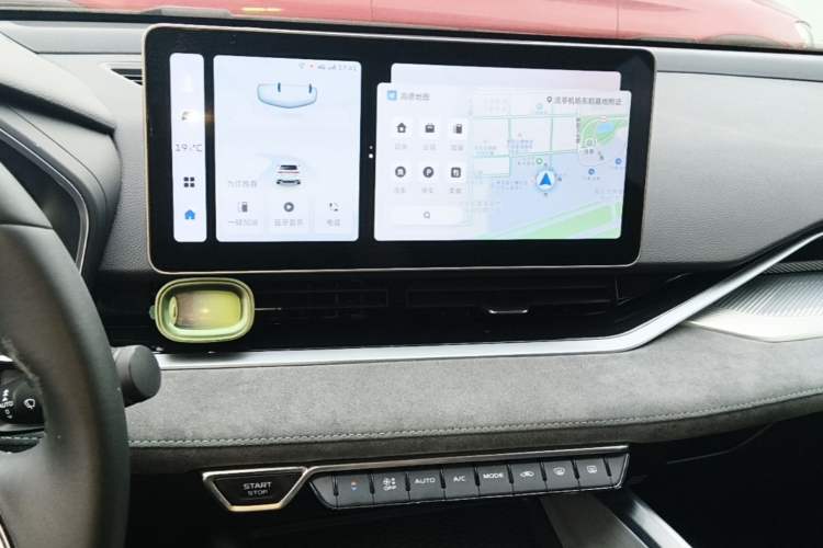 Used Geely Auto Preface 2023 2.0TD "Only This Verdant Green" Edition Audio And AC Panel