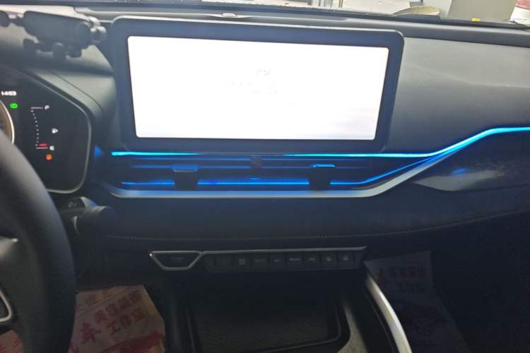 Used Geely Auto Preface 2023 2.0TD Space-Time Edition Audio And AC Panel