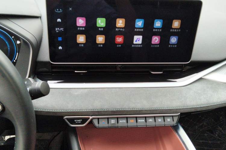 Used Geely Auto Preface 2023 2.0TD "Only This Verdant Green" Edition Audio And AC Panel