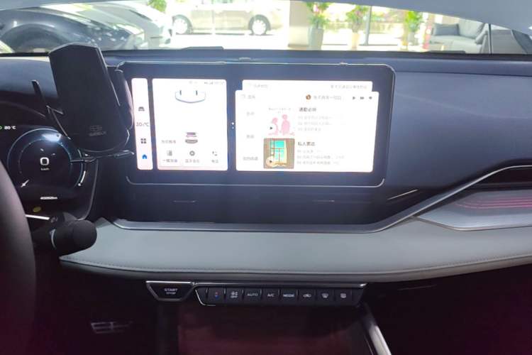 Used Geely Auto Preface 2023 2.0TD Prestige Version Audio And AC Panel