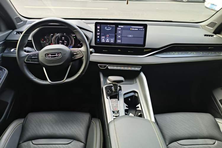 Used Geely Auto Preface 2023 1.5TD Fuyao Version Center Console
