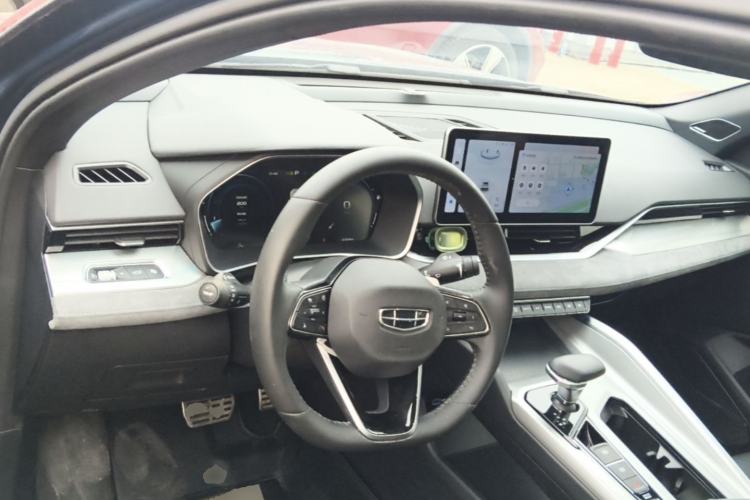 Used Geely Auto Preface 2023 2.0TD "Only This Verdant Green" Edition Center Console