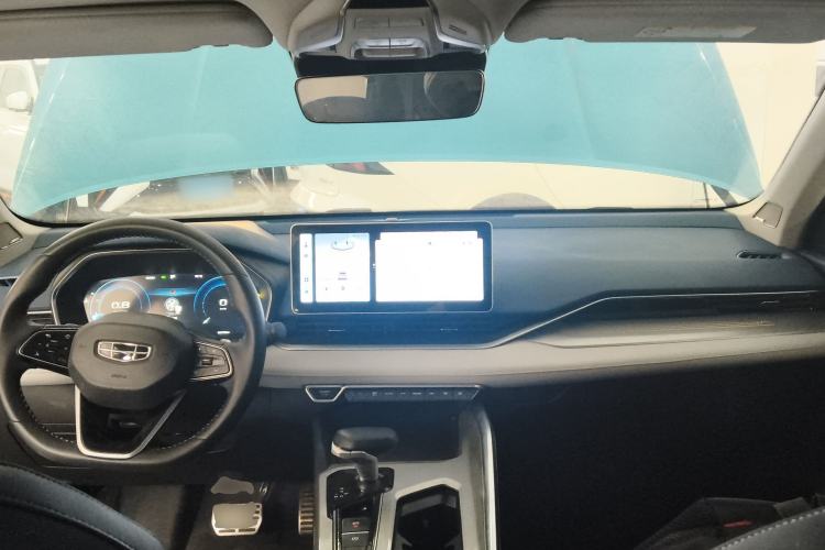 Used Geely Auto Preface 2023 2.0TD Prestige Version Center Console