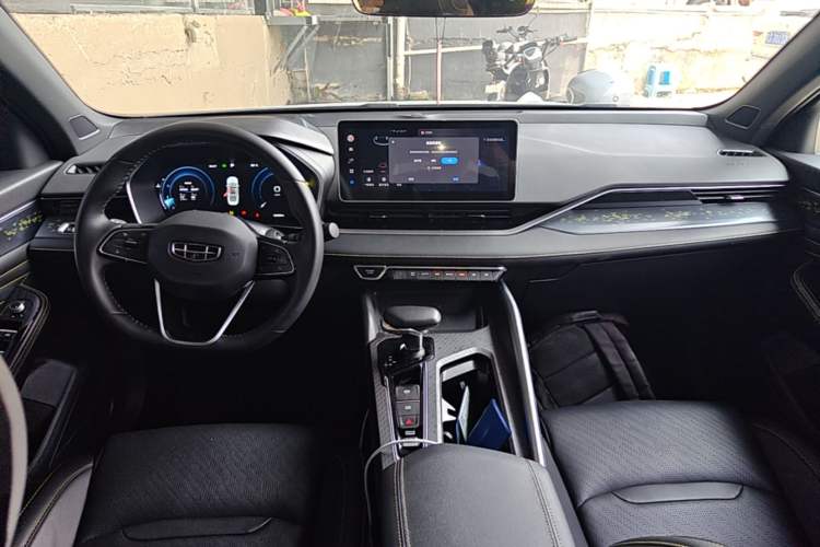 Used Geely Auto Preface 2023 1.5TD Kunlun Edition Center Console