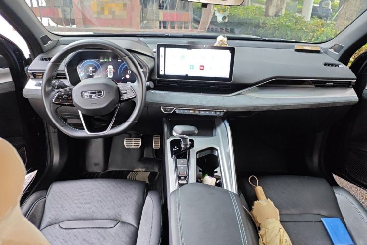 Used Geely Auto Preface 2023 2.0TD "Only This Verdant Green" Edition Center Console