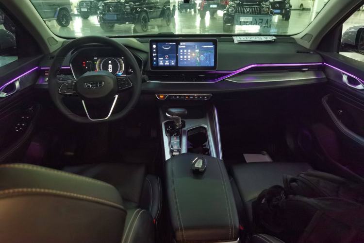 Used Geely Auto Preface 2023 2.0TD Luxury Version Center Console