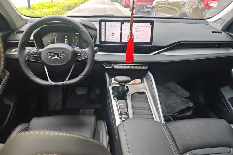 Used Geely Auto Preface 2023 2.0TD Luxury Version Center Console