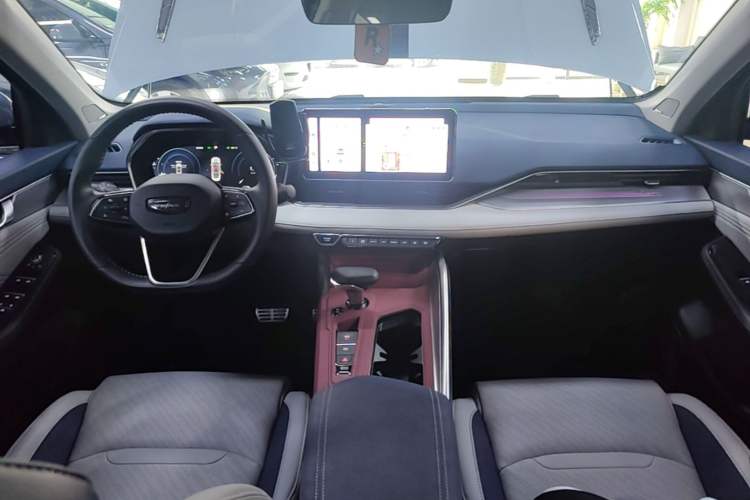 Used Geely Auto Preface 2023 2.0TD Prestige Version Center Console