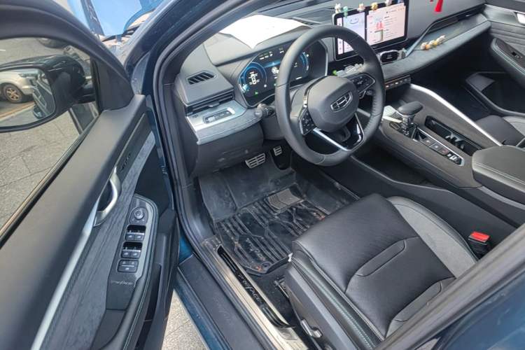 Used Geely Auto Preface 2023 2.0TD "Only This Verdant Green" Edition Driver Seat