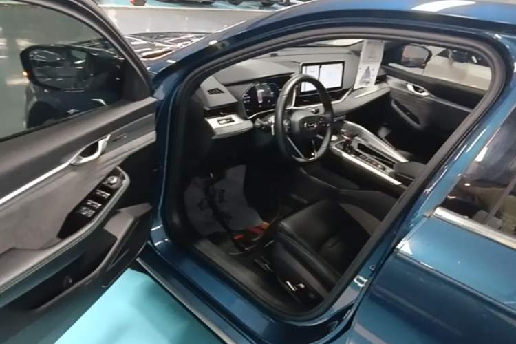 Used Geely Auto Preface 2023 2.0TD "Only This Verdant Green" Edition Driver Seat